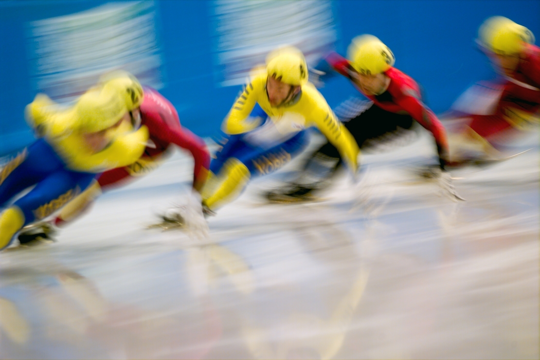 Speed Skaters in Tight Race to the Finish