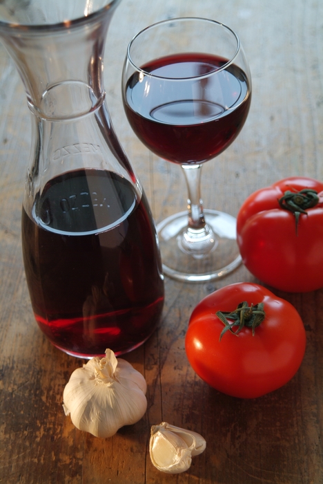 Red Wine with Garlic & Tomatoes