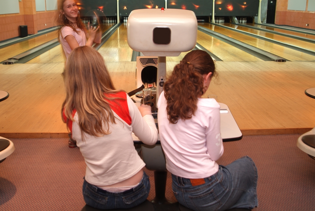 Bowling: Girls Bowling