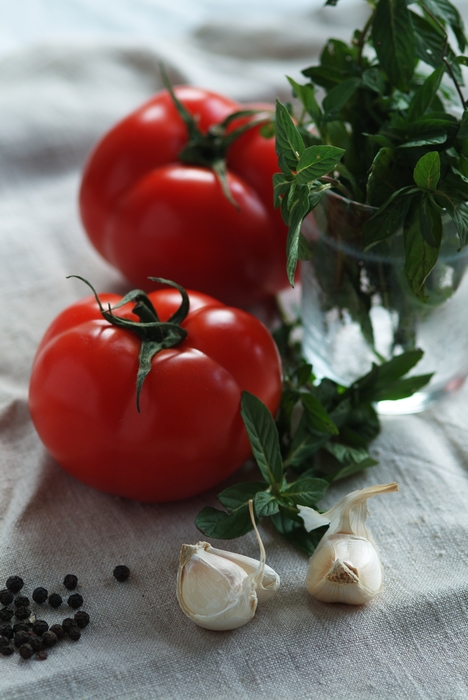 Garlic Cloves, Fresh Tomatoes and Spices