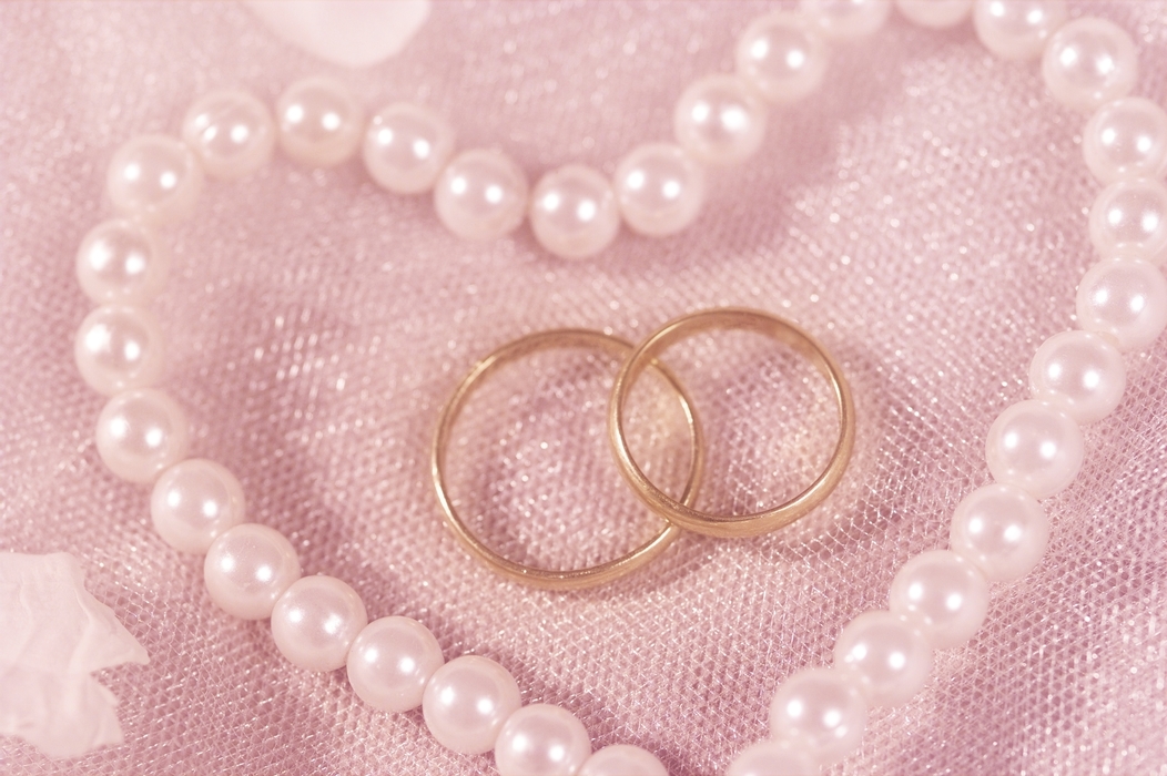 The Wedding Day:  Wedding Rings with Pearl Heart