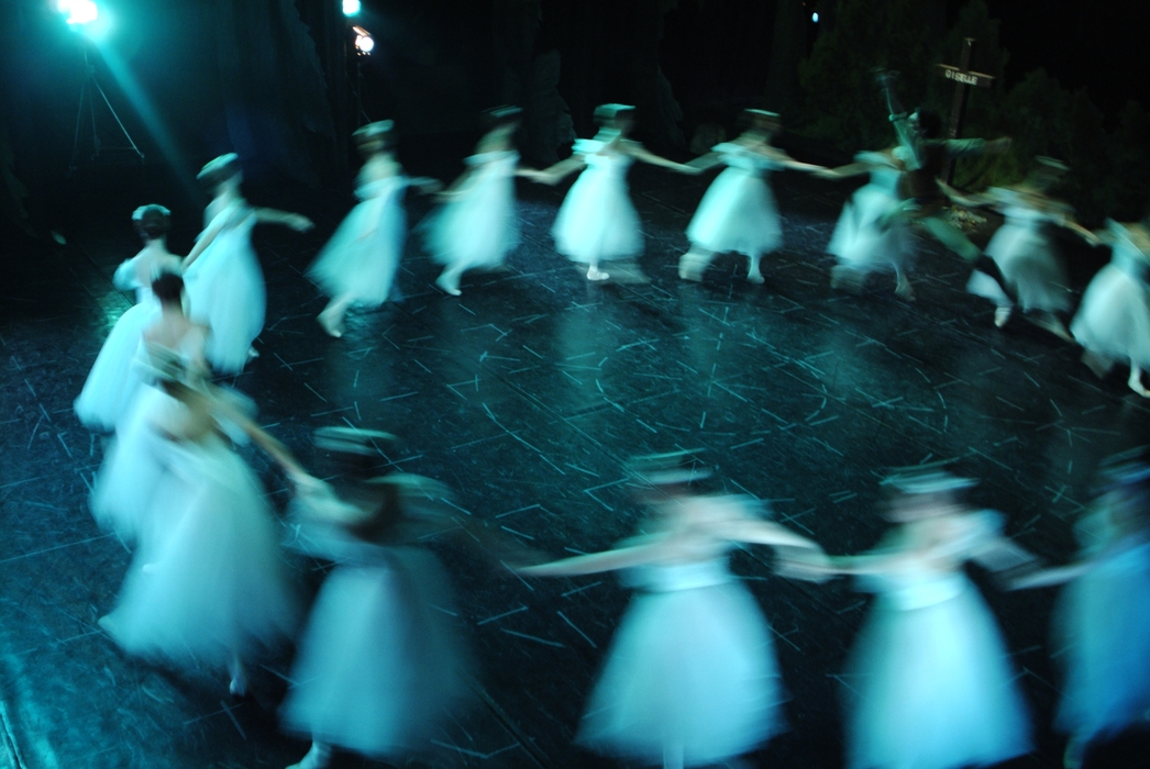 An Evening at the Ballet: Ballerinas Dance