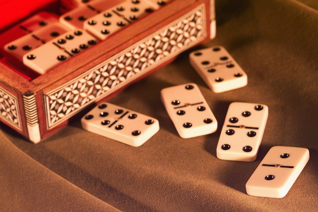 Game of Dominos