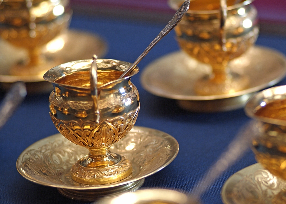 Shopping for Copper and Brass in Istanbul, Turkey