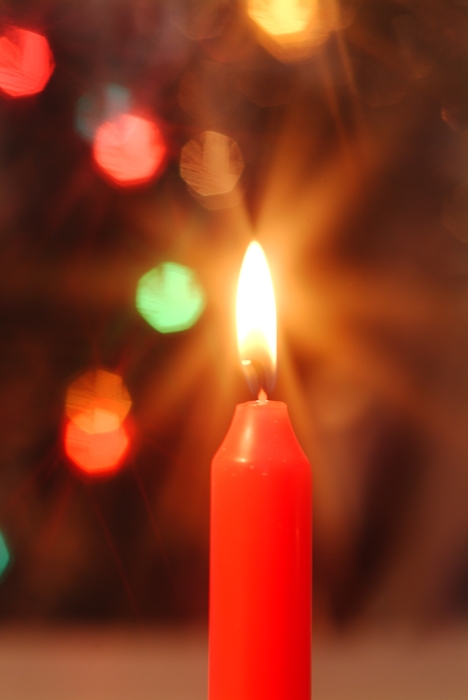 Christmas Candle with Shimmering Lights