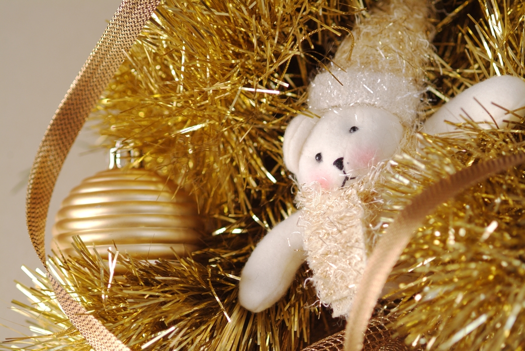 Christmas Ornaments: Gold Ball with White Bear